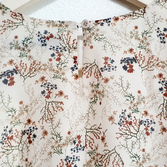 🆕️ Sugarlips Ivory Romper with Wide Sleeve Hems. Underlined. Elastic Waist NWT - Picture 7 of 11